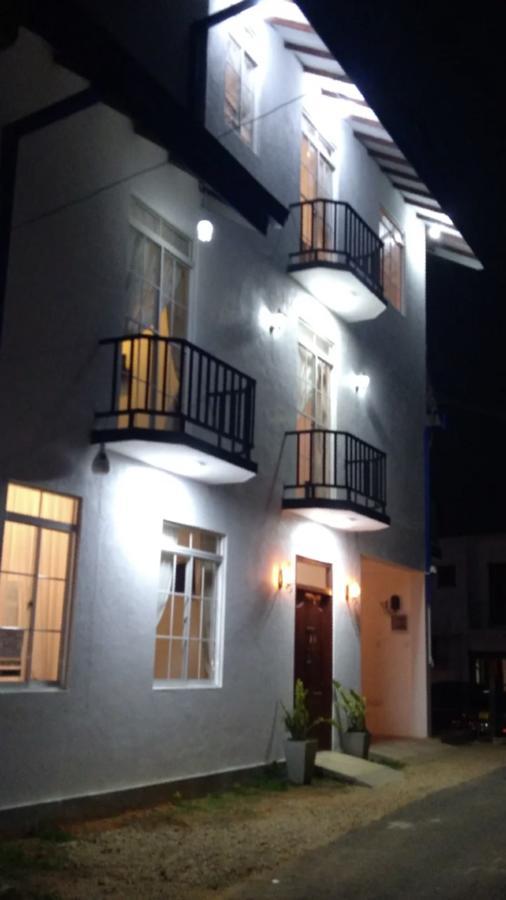 Regal Rose Luxury Holiday Apartments Нувара-Элия Экстерьер фото