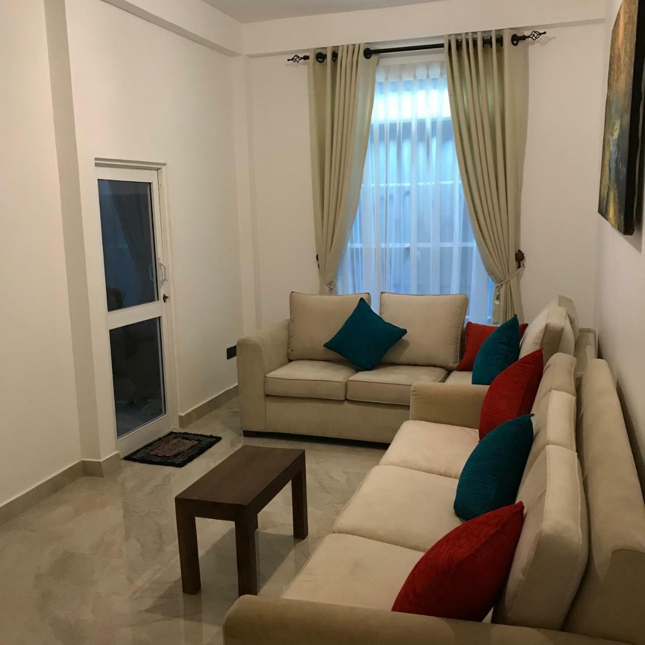 Regal Rose Luxury Holiday Apartments Нувара-Элия Экстерьер фото