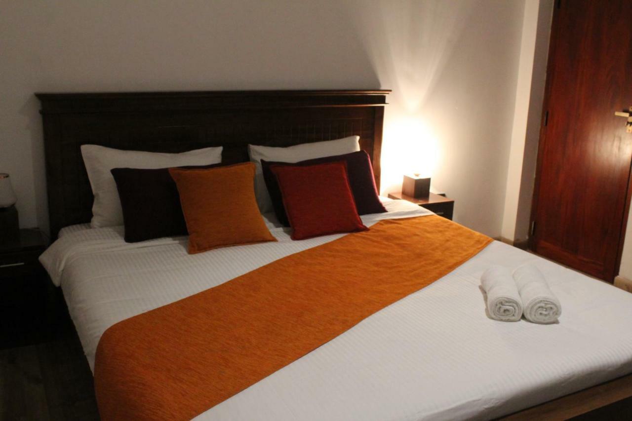 Regal Rose Luxury Holiday Apartments Нувара-Элия Экстерьер фото
